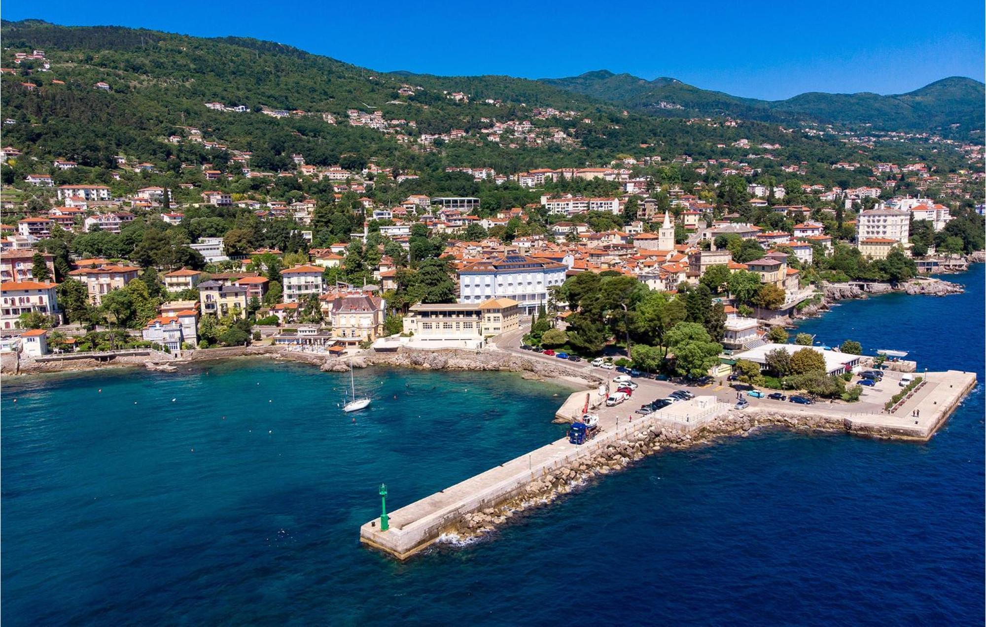Awesome Apartment In Lovran With House Sea View Esterno foto