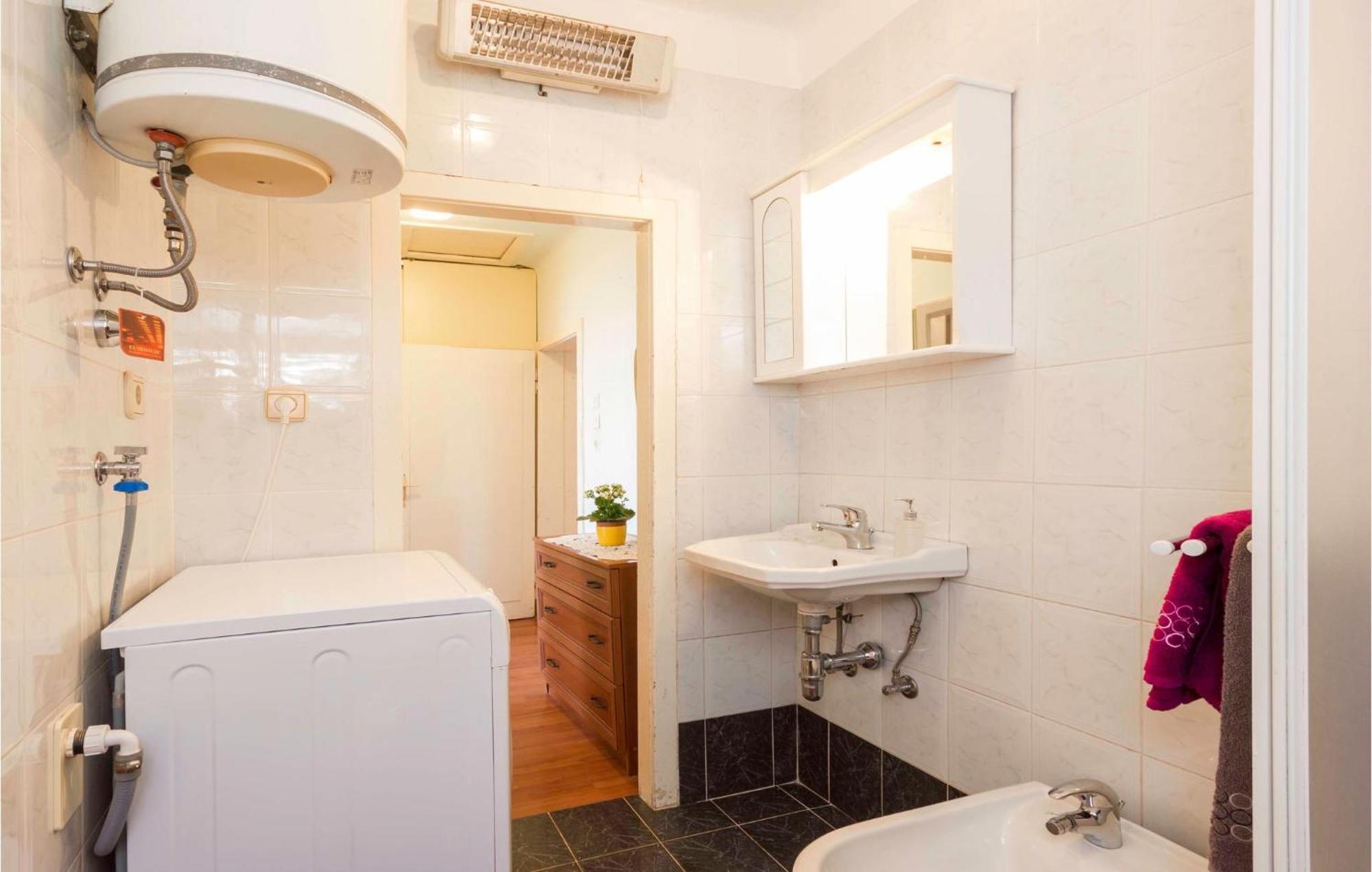Awesome Apartment In Lovran With House Sea View Esterno foto