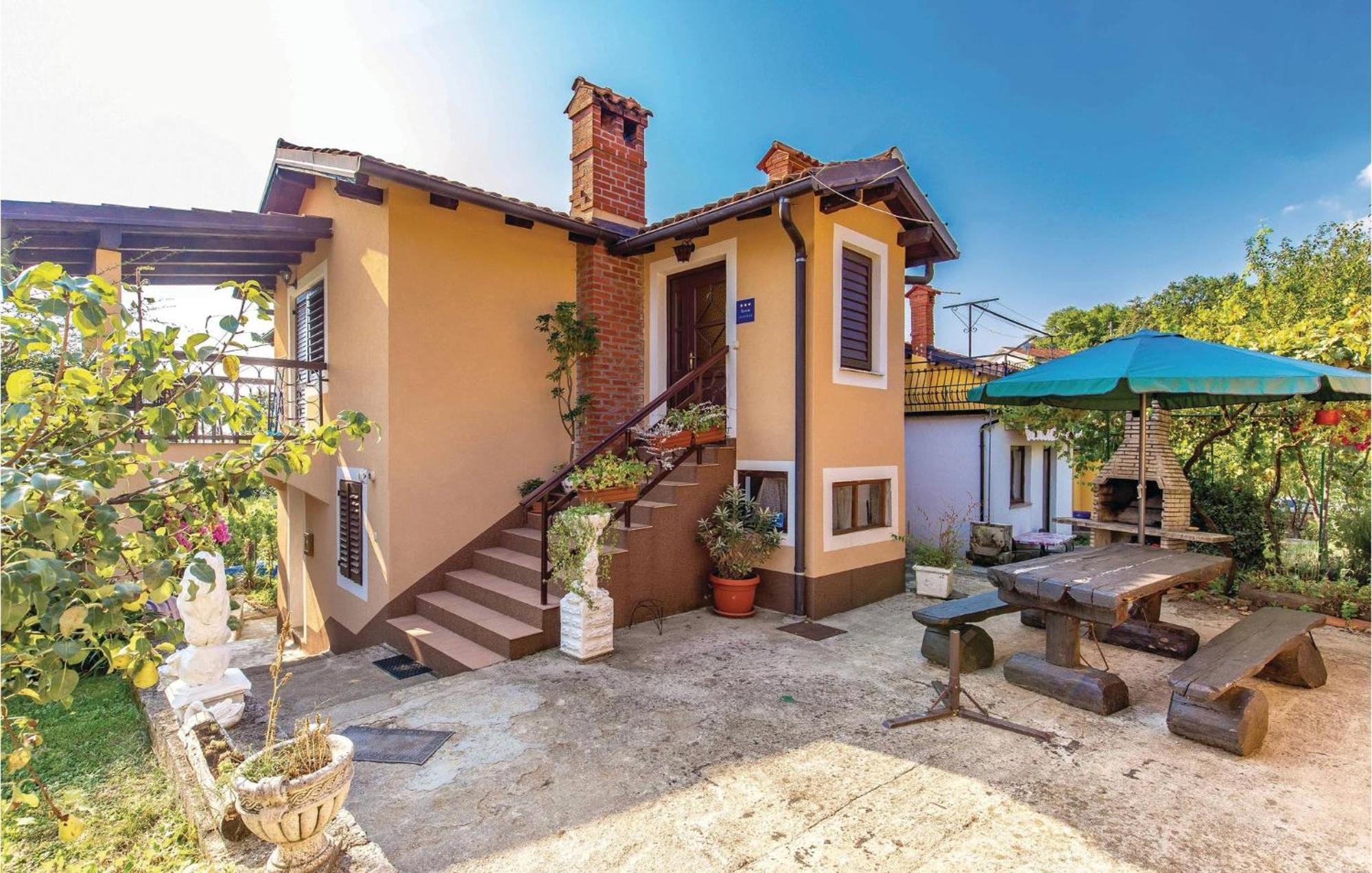 Awesome Apartment In Lovran With House Sea View Esterno foto